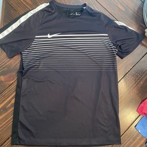 Lot of 4 Nike Tennis Shirts - Size Large